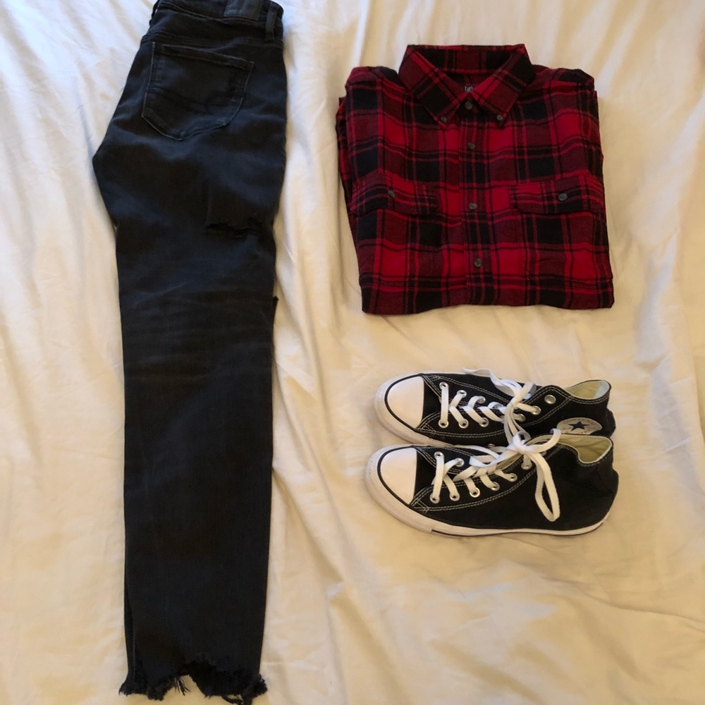 American Eagle distressed hi-rise jegging